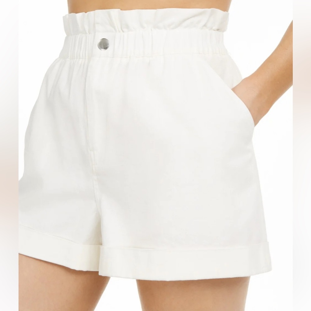 🟣 Danielle Bernstein White Shorts